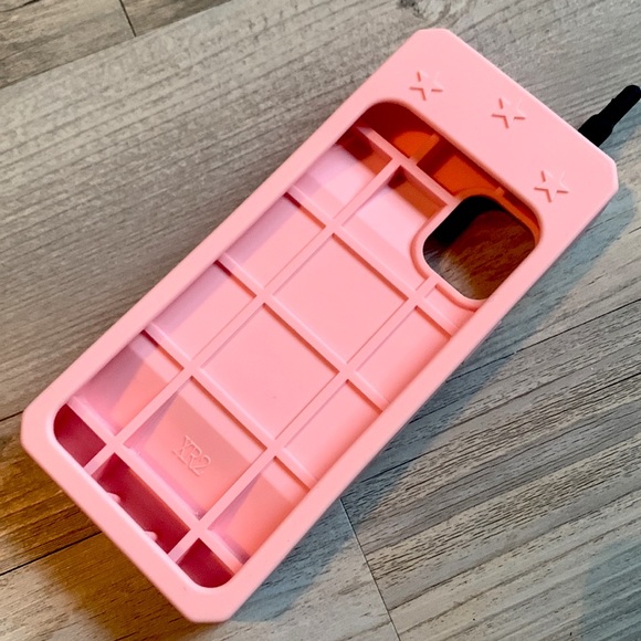 IPHONE SILICONE Pink Telephone Case - Picture 3 of 4